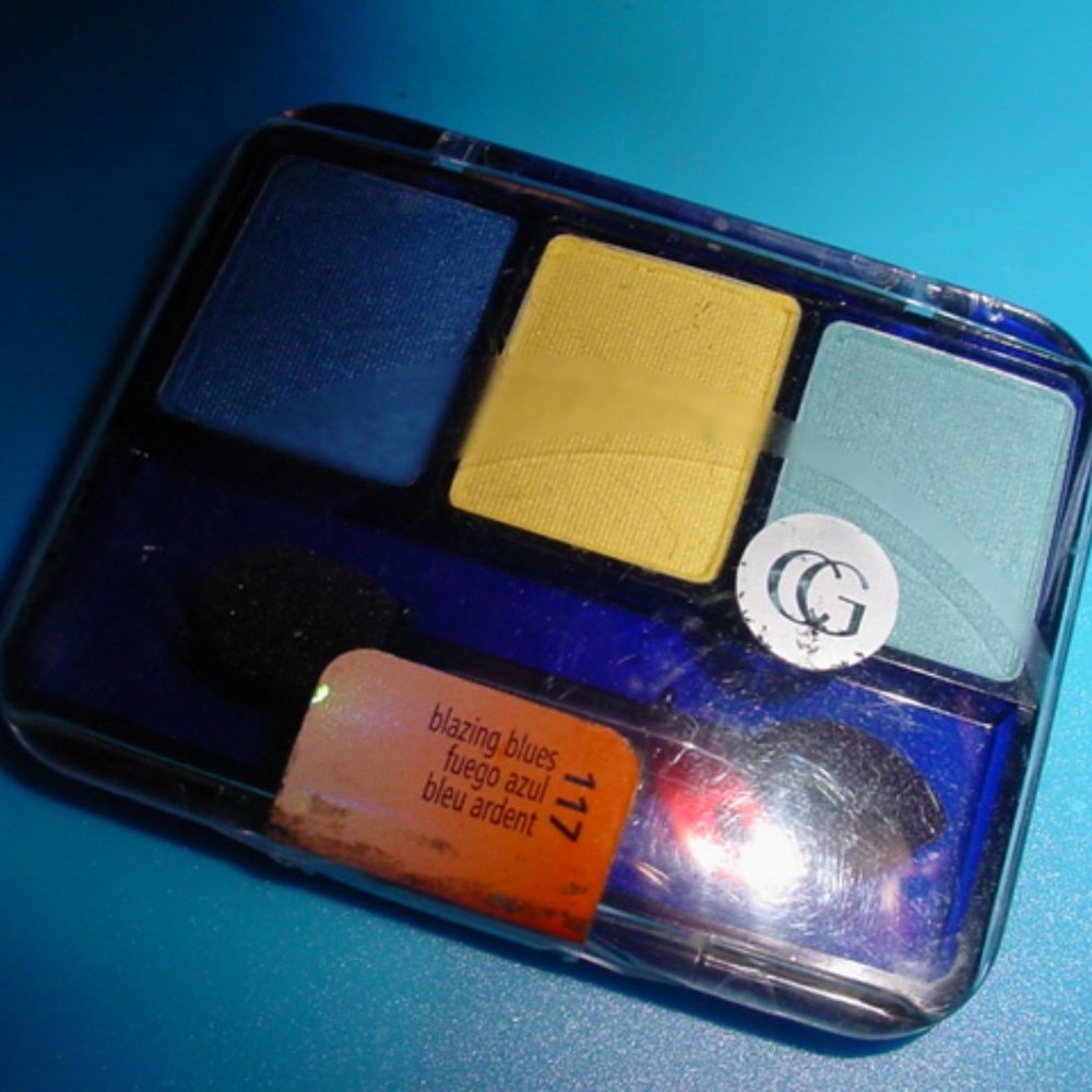 COVERGIRL New Eyeshadow Trio BLAZING BLUES